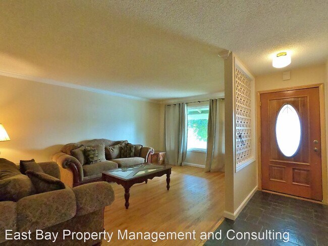 Foto del edificio - 4 br, 2 bath House - 6419 Jasmine Ave.