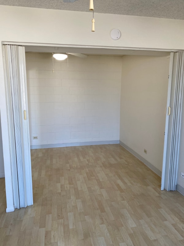 Building Photo - 636 Nalanui St