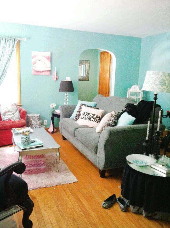 Sala de estar - 636 S Loomis Ave
