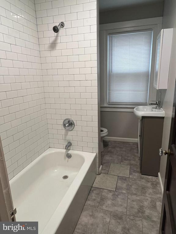 Building Photo - 243 Haverford Ave