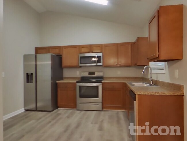 Foto del edificio - 652 Amberwood Dr