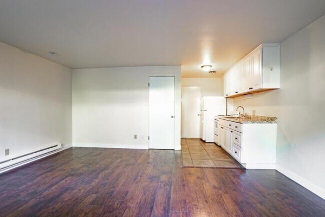 Building Photo - 1 bedroom in Seattle WA 98102