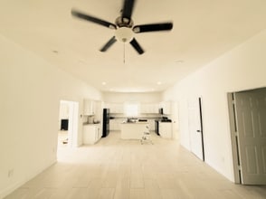 Building Photo - 314 7th Ave NE Building Photo - 314 7th Ave NE