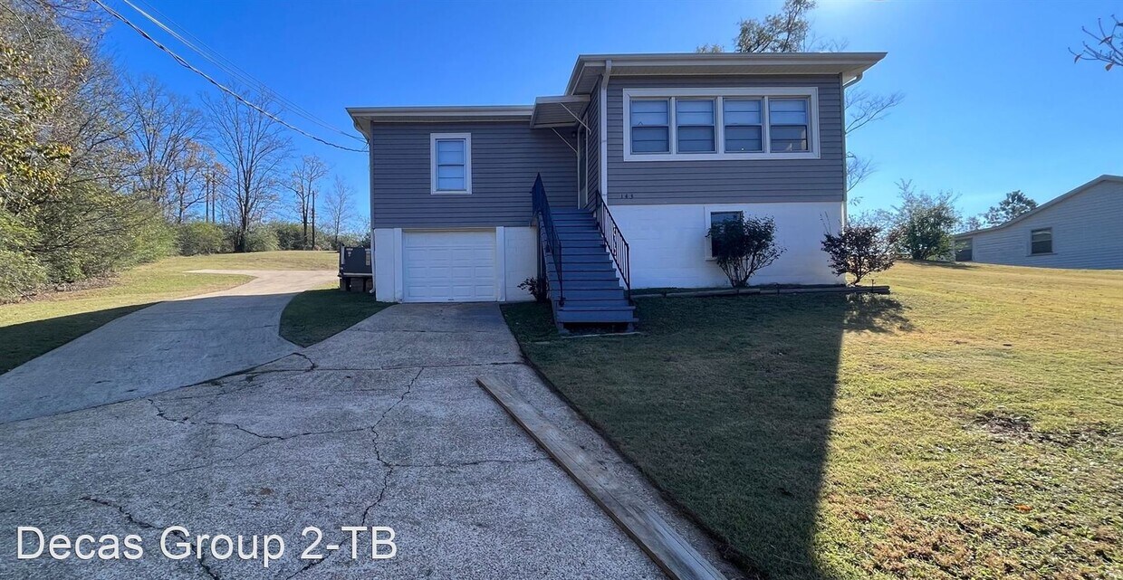 3 br, 1 bath House 143 Concord Highland Dr House Rental in Hueytown