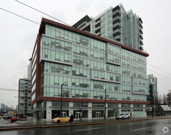 Building Photo - Central & Skybridge Residences