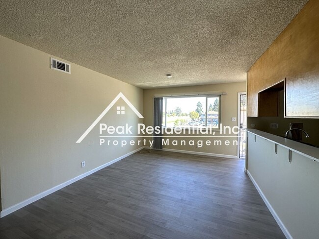 Building Photo - 2 br, 1 bath House - 4335 Shining Star #4