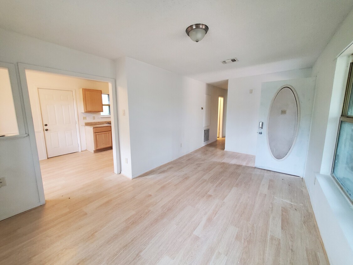 335 Grand Oak 1, Palacios, TX 77465 House Rental in Palacios, TX