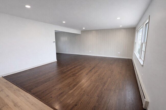 Building Photo - 933 College Ave