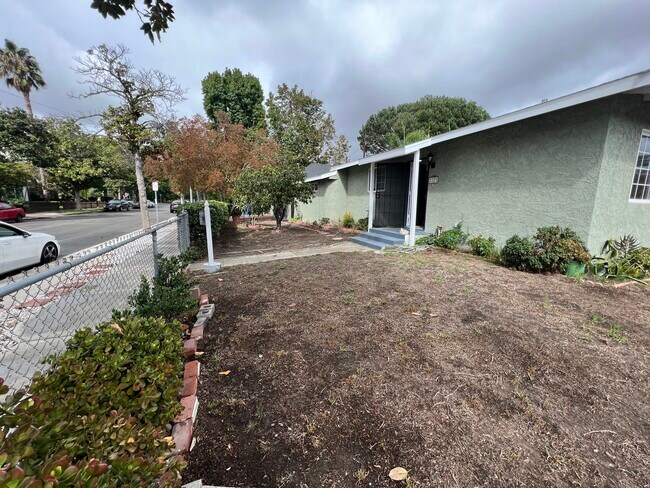 Building Photo - 3321 W Verdugo Ave