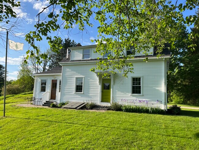 Building Photo - 9 Dunbar Dr