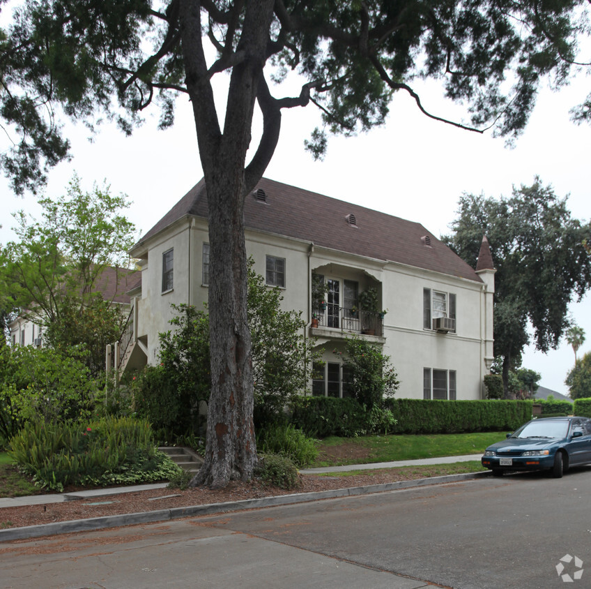 Building Photo - Orange Grove