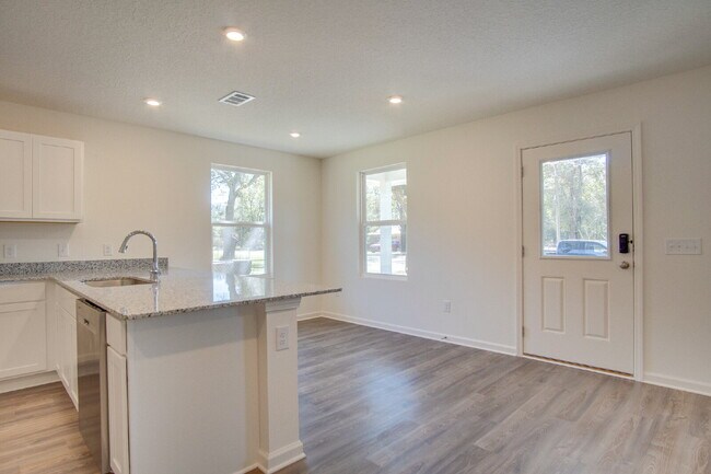Foto del edificio - Price Just Reduced! Brand-New 3BR/2BA Home...