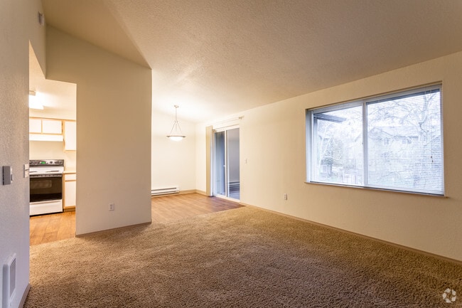 2BR, 1BA - 884 SF - Crescent Park