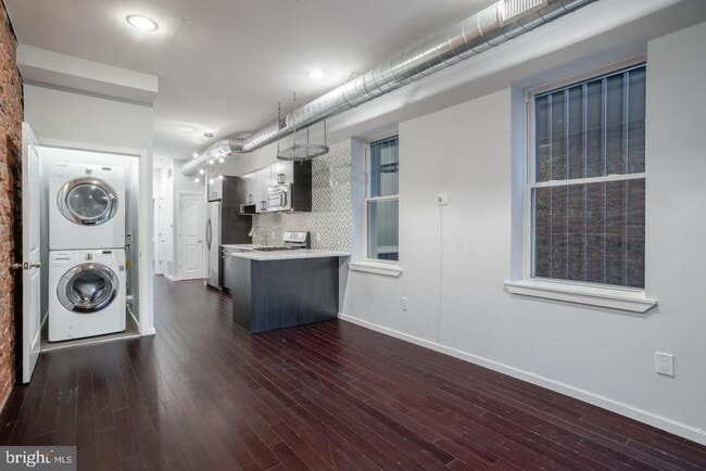 Building Photo - 927 N 2nd St
