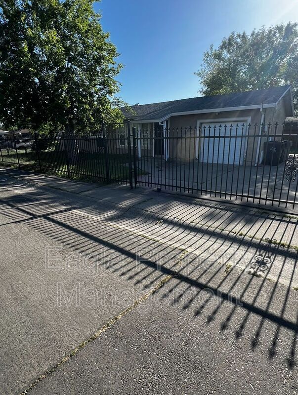 Primary Photo - 2794 Oakmont St