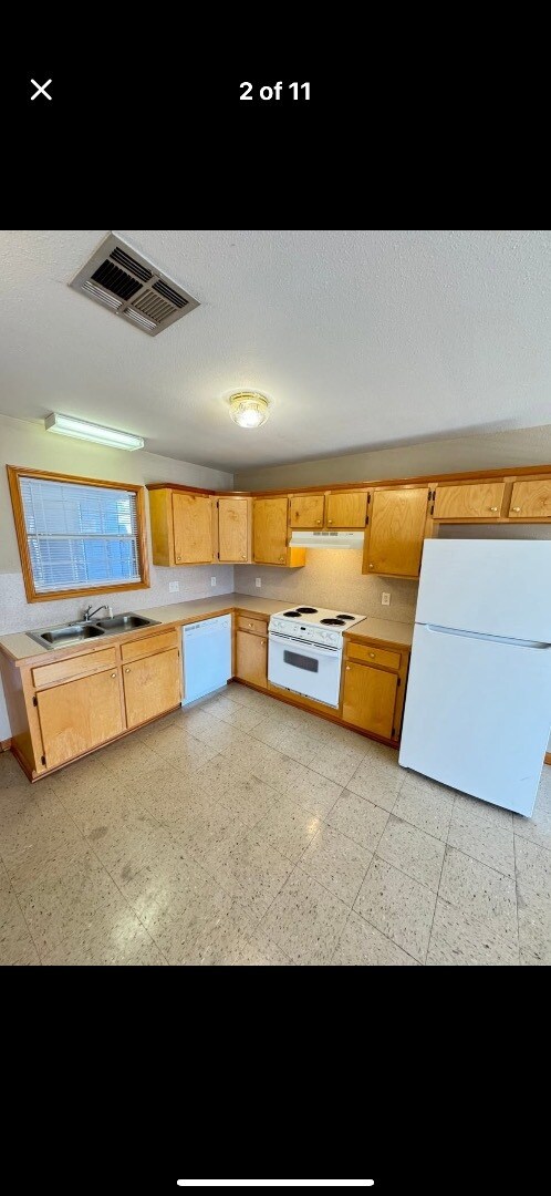 Foto del edificio - 1656 St John Bosco St