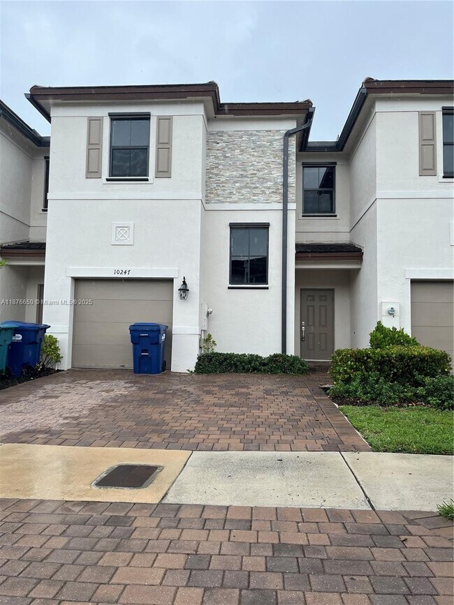 Building Photo - 10247 SW 231st Ln