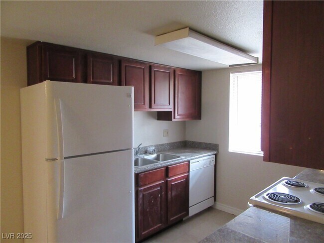 Foto del edificio - 4954 River Glen Dr