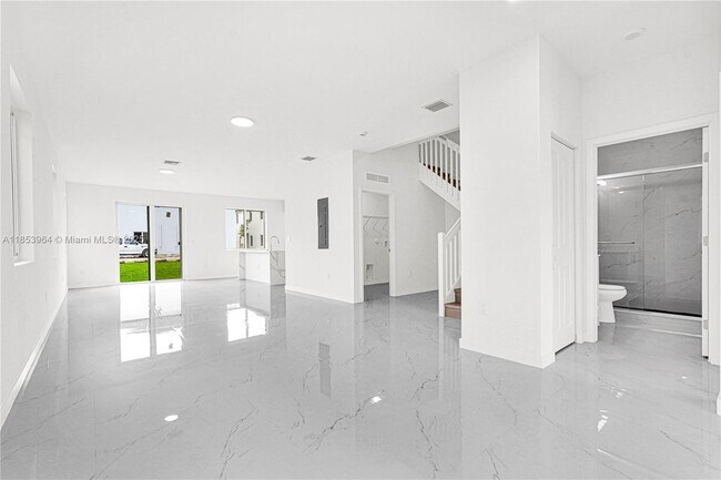 Building Photo - 22467 SW 125th Ave