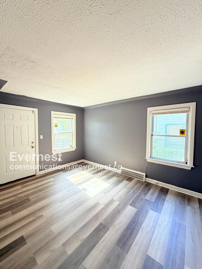 Foto del edificio - 18775 Grandville Ave