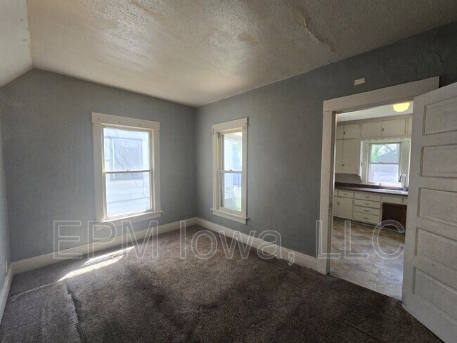 Building Photo - 408 Locust St
