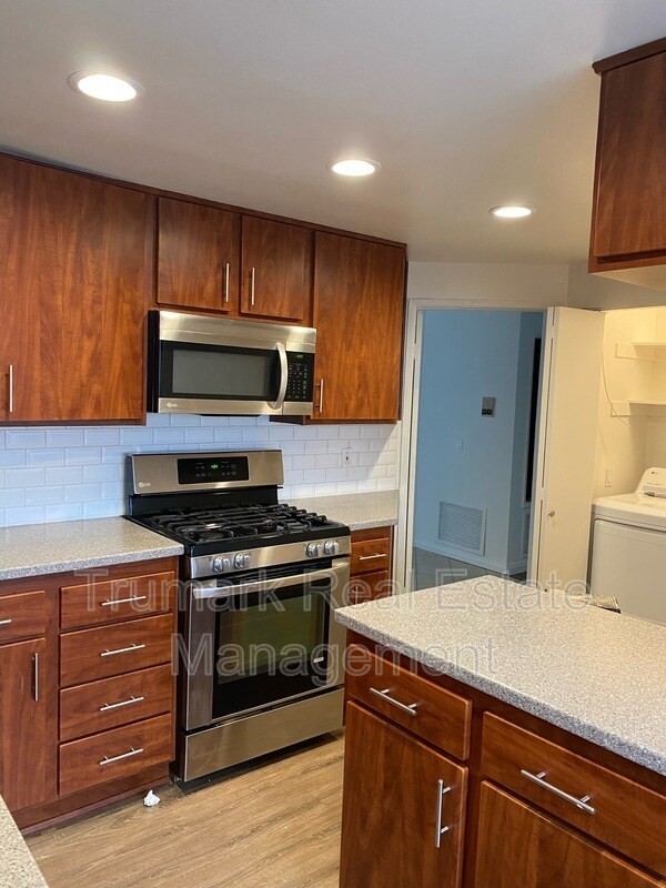 Foto del edificio - 412 N Kenwood St