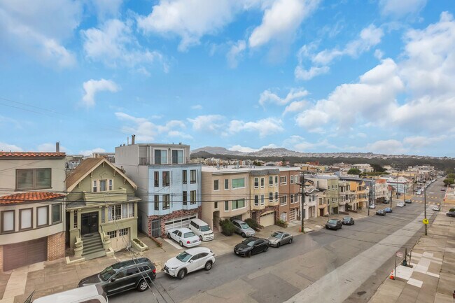 Building Photo - 517 36th Avenue