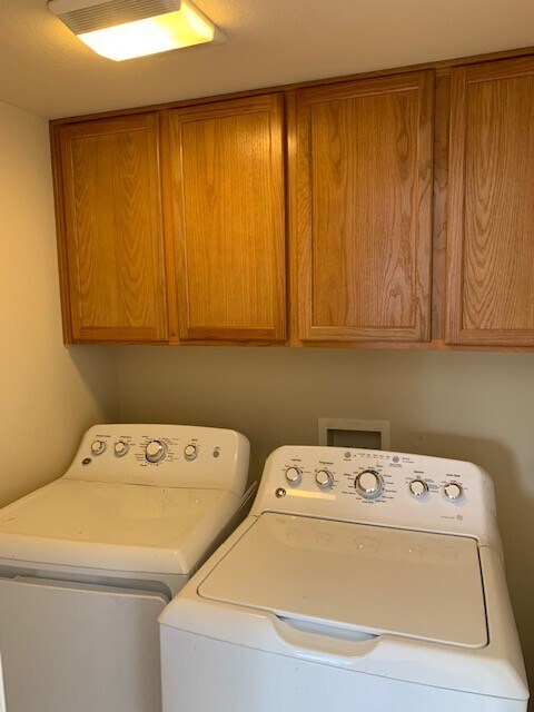 Primary Photo - Spacious 2 Bedroom Upstairs Condo