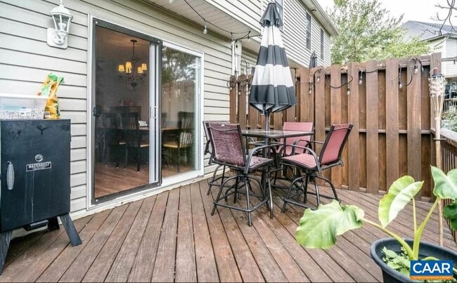 Foto del edificio - 2339 Avalon Wds Dr