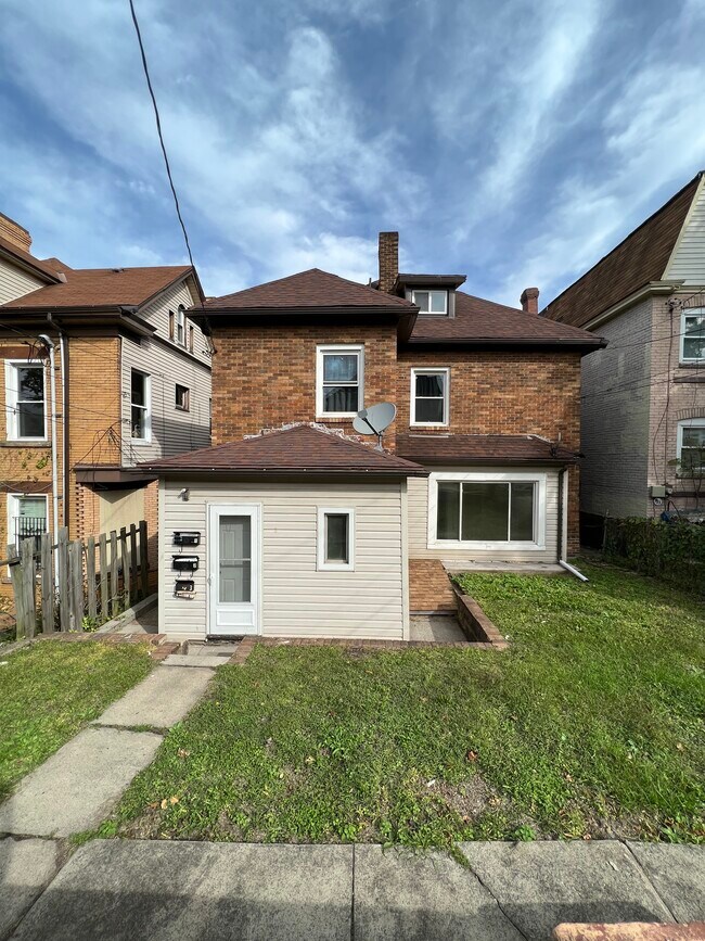 Trasero - 616 E 12th Ave
