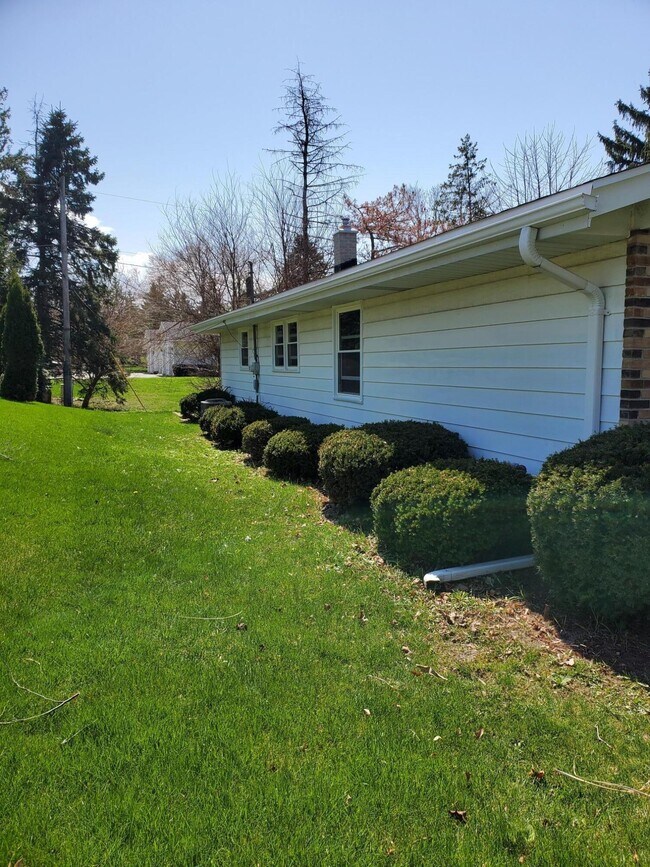 Foto del edificio - 18625 Lola Dr