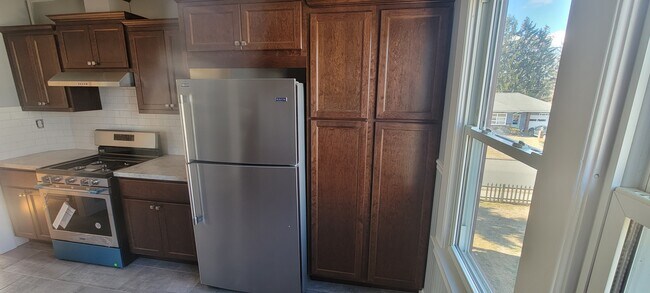 Photo - 27 Bemis Ave Apartments