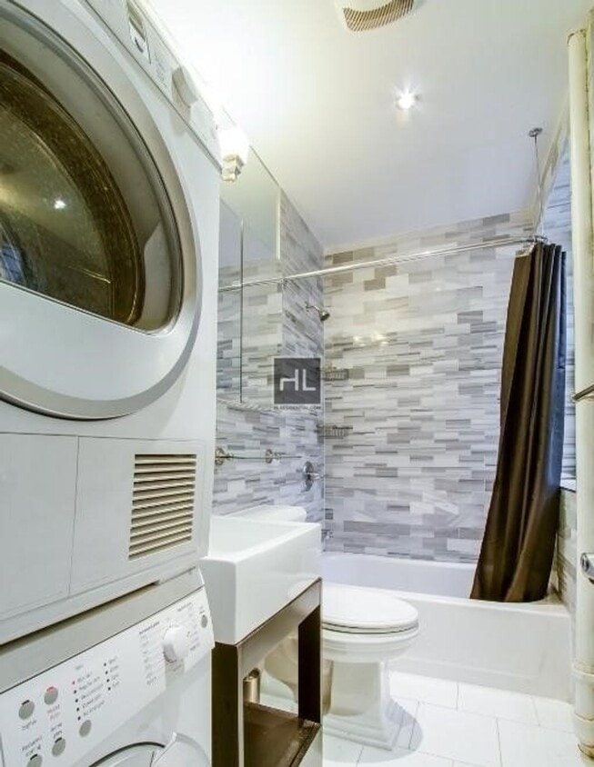 Building Photo - PRINCE ST.