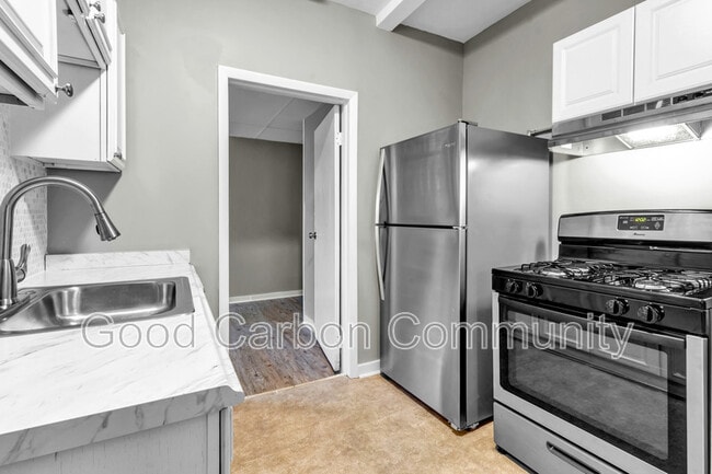 Building Photo - 135 Elmwood Ave