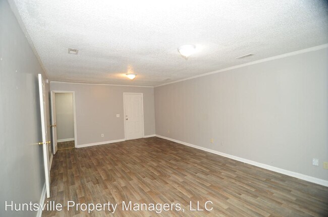 Building Photo - 4 br, 2 bath House - 2425 Tuxedo Drive