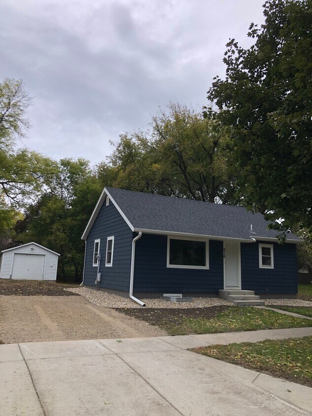 Foto principal - 816 Gorton Ave NW