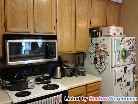 Building Photo - 15644 Garrett Dr