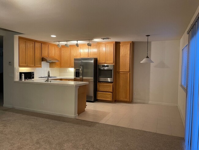 Foto del edificio - 8022 Mammoth Dr