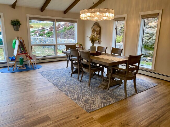 Foto del edificio - 16 Highclere Ln