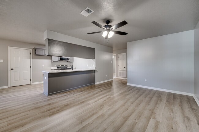 Building Photo - 1355 Arapaho Trail