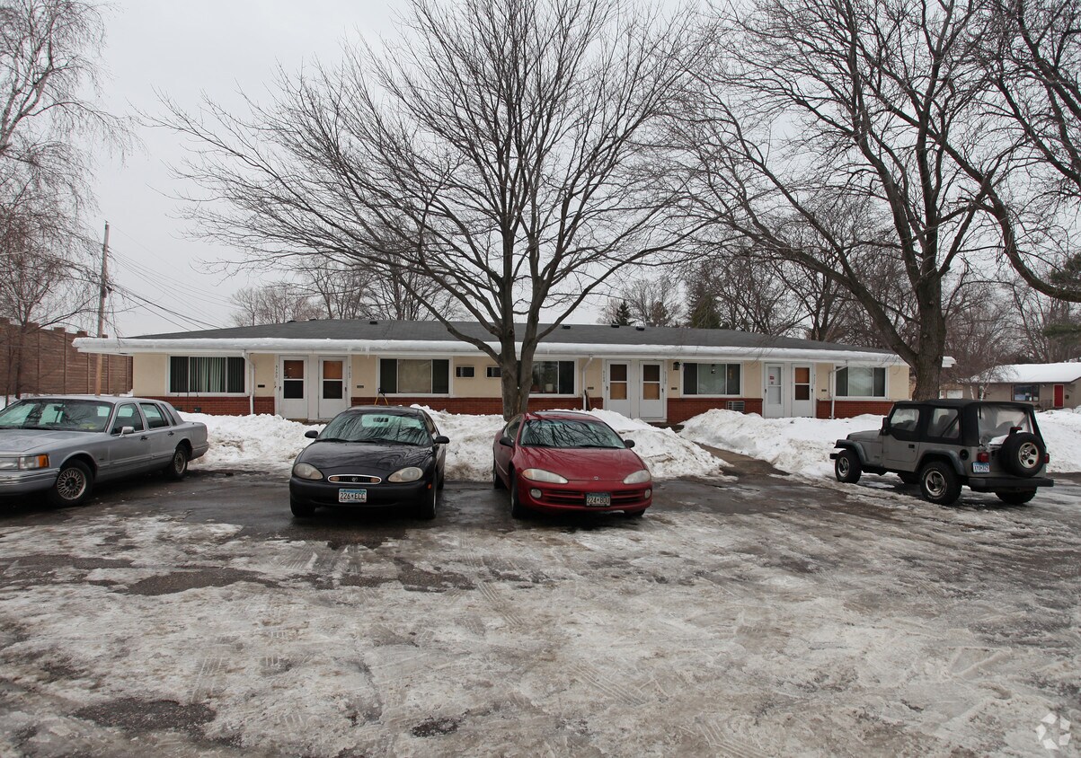 Building Photo - 5100-5108 Horizon Dr