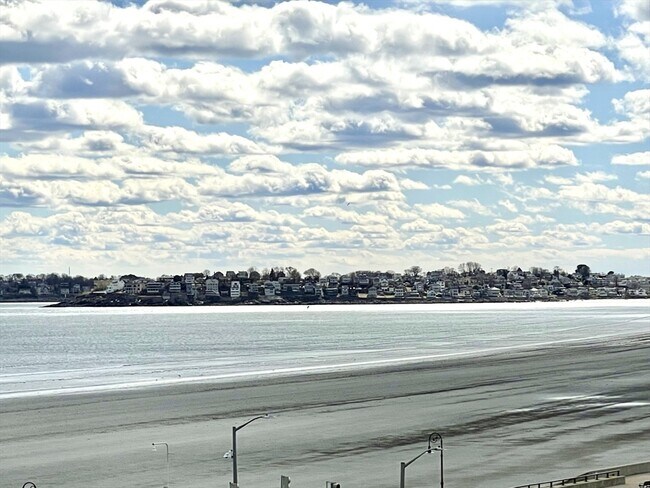 Foto del edificio - 300 Lynn Shore Dr