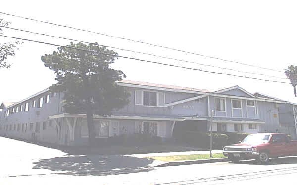 Foto del edificio - 6652 Darby Ave