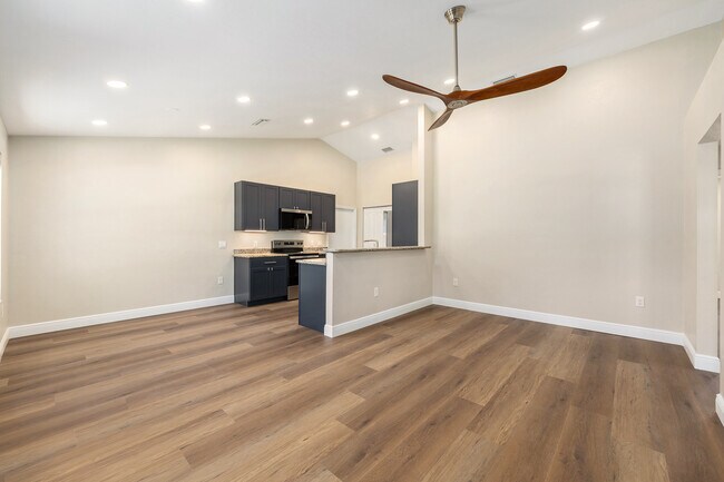 Foto del edificio - 6523 NW 109th Pl