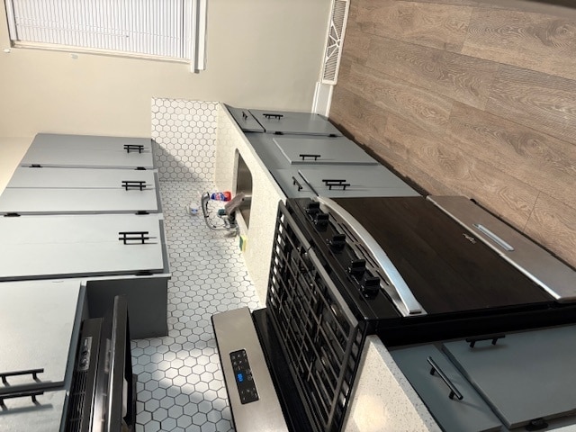 Building Photo - 12723 S Justine St