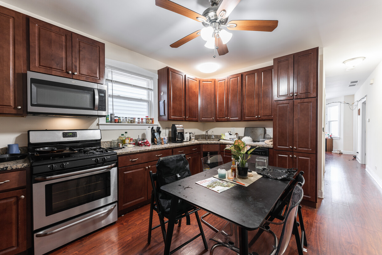 Foto principal - 2911 N Ridgeway Ave