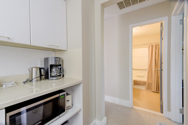 Building Photo - 2 Willets Pl