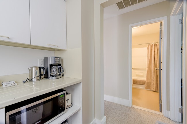 Building Photo - 2 Willets Pl