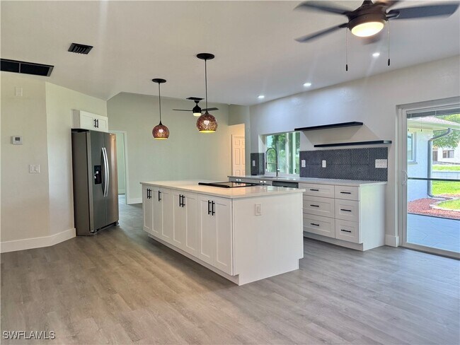 Foto del edificio - 145 SW 28th Terrace