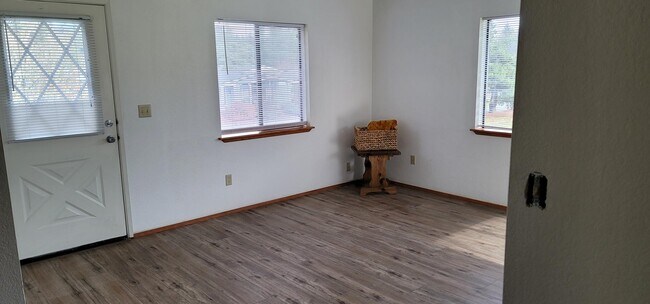 Foto del edificio - 568 NW Silver Meadow Ln